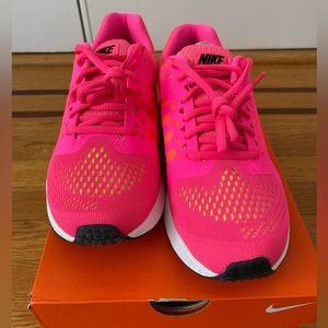 Nike Air Zoom Pegasus 31 NWT size 7